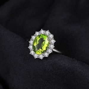 ❤️ 2.2ct Peridot Ring - 925 Sterling Silver 💍
